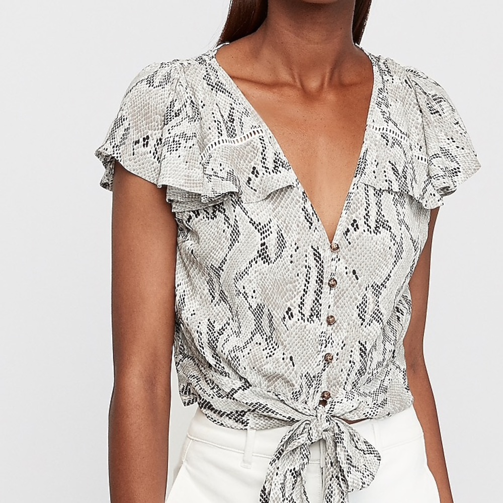 Express snakeskin 🐍 print flutter sleeve top NWT